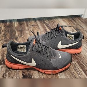 Nike Gray Athletic Trainers with Coral Sole